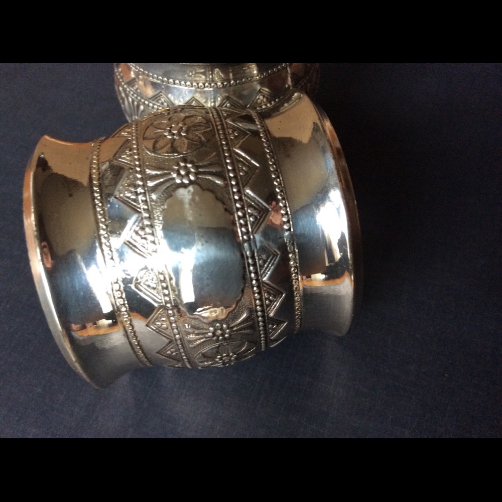 International Silver Company: Eight Napkin Rings - Picture 11 of 16